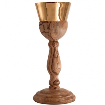 Important glass in olive wood with a visible golden cup